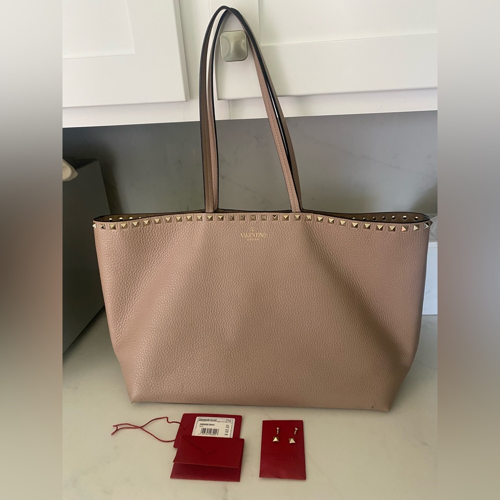 Valentino Garavani Rockstud Tote Bag-Great condition